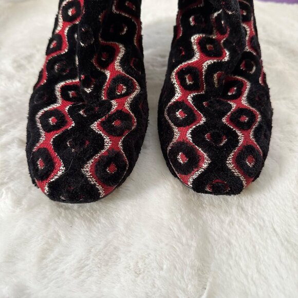 Stuart Weitzman 9.5 Brocade black and red angle boot zip up - Picture 3 of 8